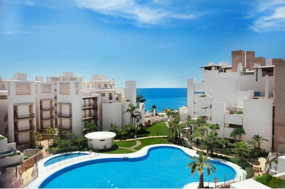 Apartamento De Lujo En Estepona Ngoại thất bức ảnh